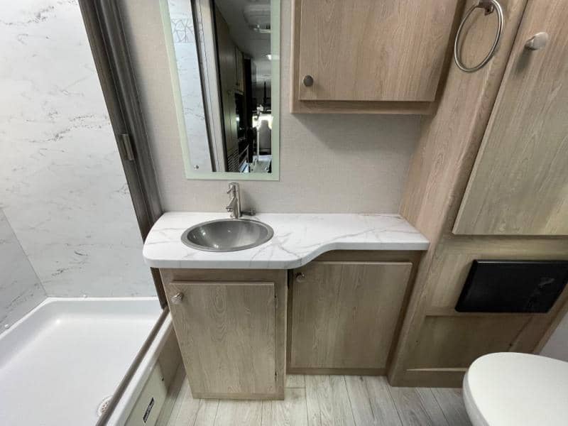 2026 Coachmen 2026 Coachmen Leprechaun - thumbnail 16