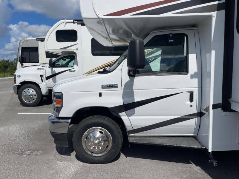 2026 Coachmen 2026 Coachmen Leprechaun - thumbnail 5