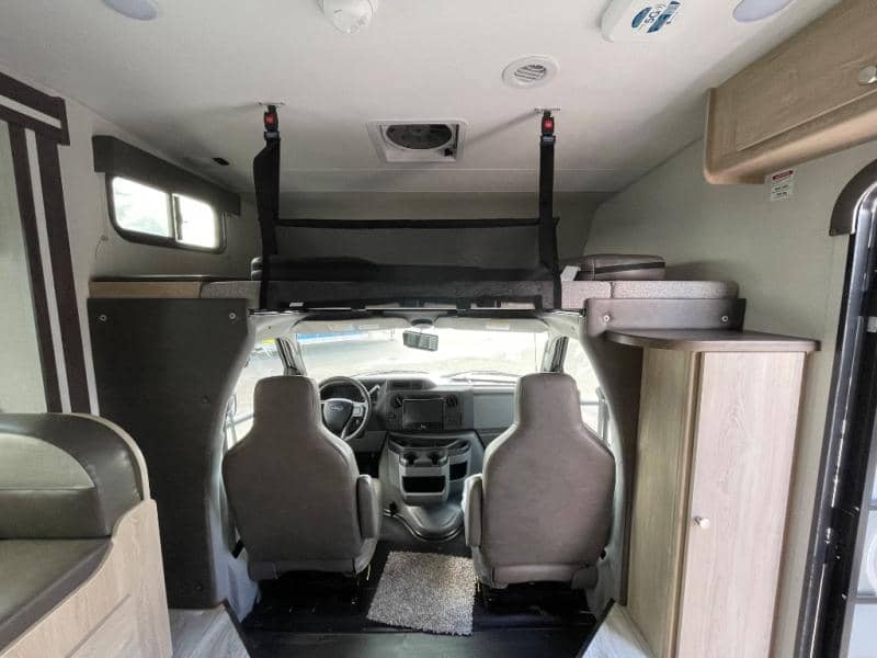 2026 Coachmen 2026 Coachmen Leprechaun - thumbnail 9