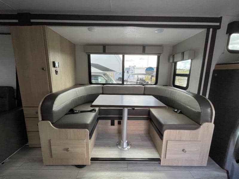 2026 Coachmen 2026 Coachmen Leprechaun - thumbnail 10