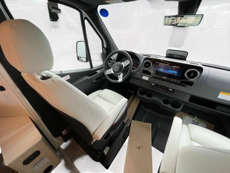 2025 Leisure Travel Vans 2025 Leisure Travel Vans Unity - thumbnail 25