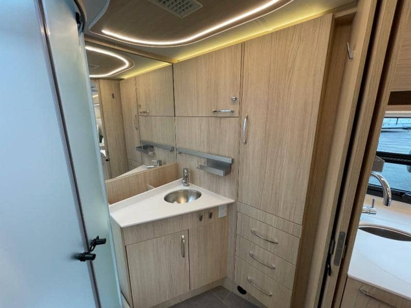 2025 Leisure Travel Vans 2025 Leisure Travel Vans Unity - thumbnail 46