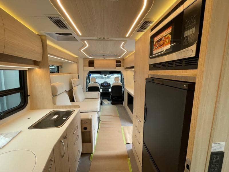 2025 Leisure Travel Vans 2025 Leisure Travel Vans Unity - thumbnail 51