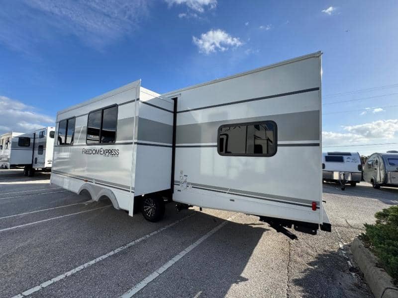 2026 Coachmen 2026 Coachmen Freedom Express - thumbnail 4
