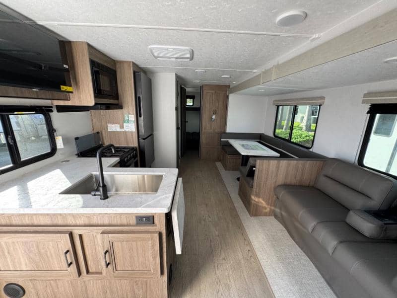 2026 Coachmen 2026 Coachmen Freedom Express - thumbnail 9