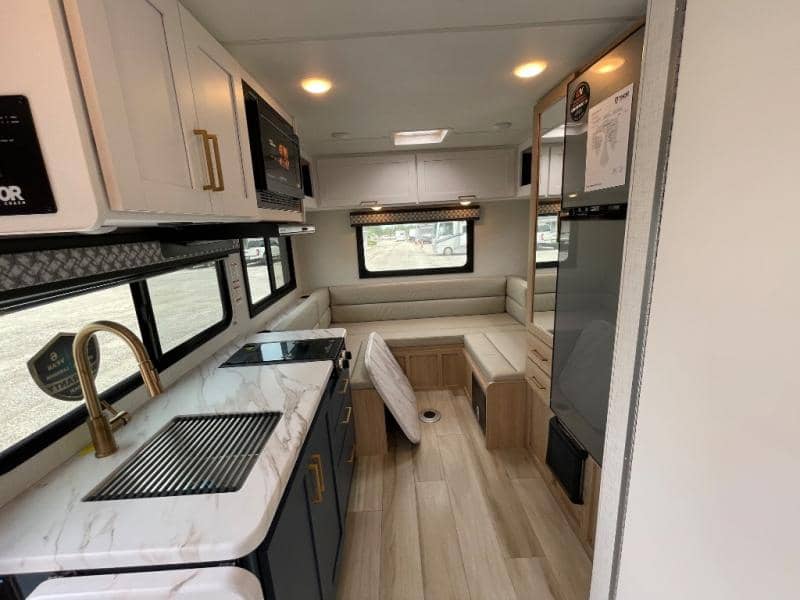 2026 Thor Motor Coach 2026 Thor Motor Coach Quantum - thumbnail 24