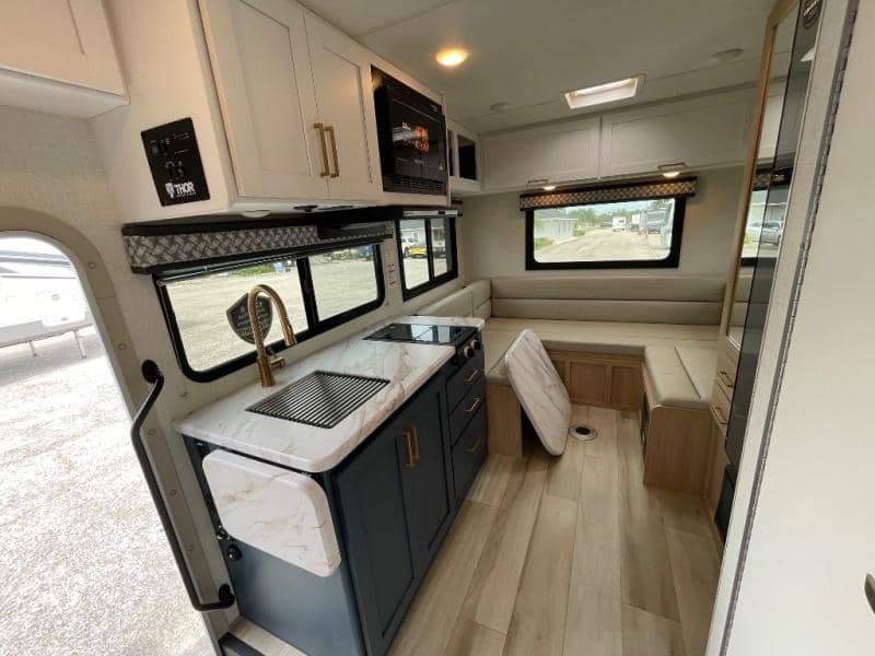 2026 Thor Motor Coach 2026 Thor Motor Coach Quantum - thumbnail 25