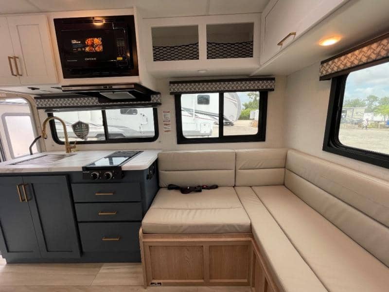 2026 Thor Motor Coach 2026 Thor Motor Coach Quantum - thumbnail 36