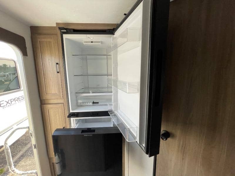 2026 Coachmen 2026 Coachmen Freedom Express Select - thumbnail 23