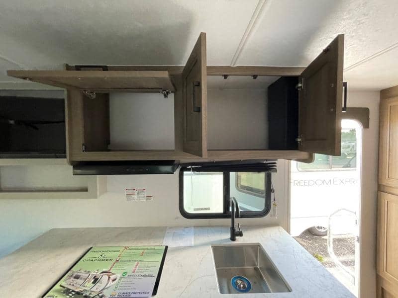 2026 Coachmen 2026 Coachmen Freedom Express Select - thumbnail 31