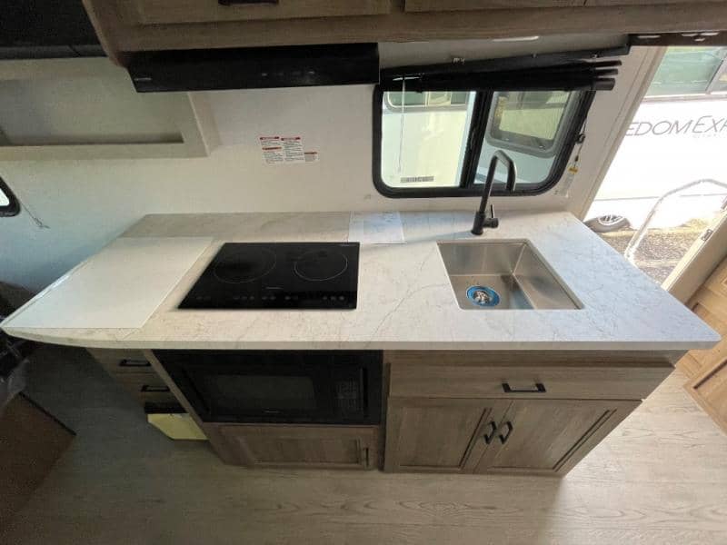 2026 Coachmen 2026 Coachmen Freedom Express Select - thumbnail 32