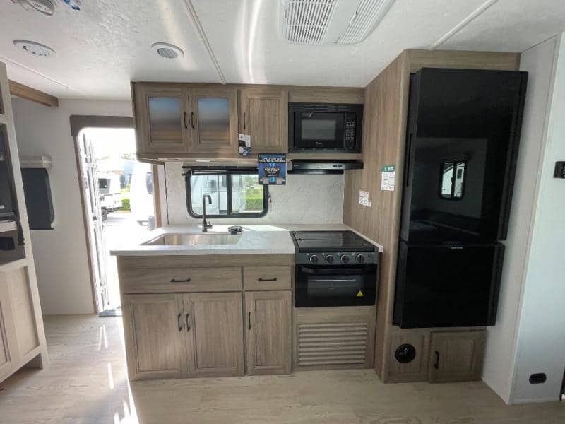 2026 Coachmen 2026 Coachmen Freedom Express - thumbnail 11