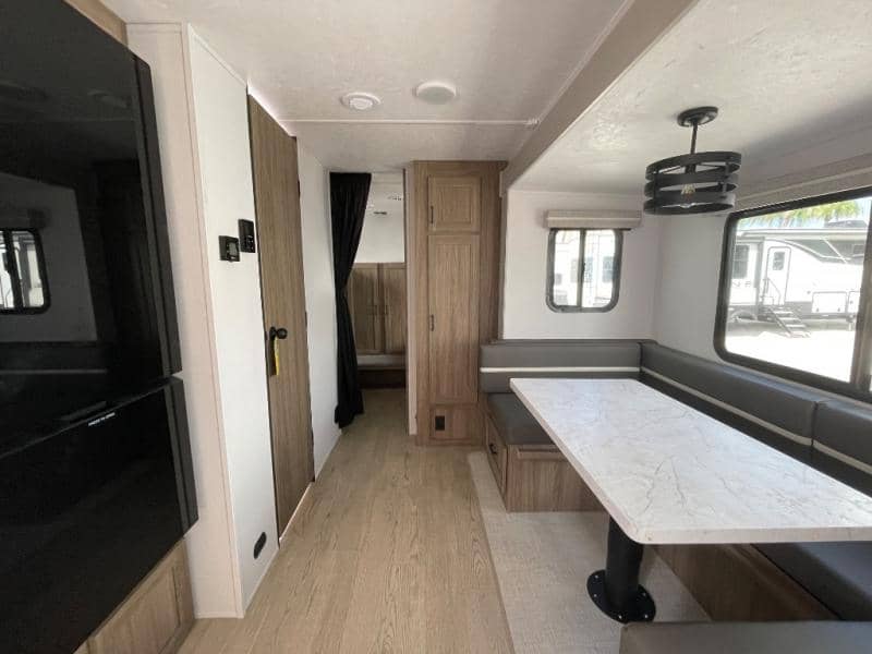 2026 Coachmen 2026 Coachmen Freedom Express - thumbnail 12