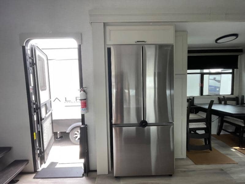 2026 Keystone RV 2026 Keystone RV Alpine Avalanche Edition - thumbnail 14