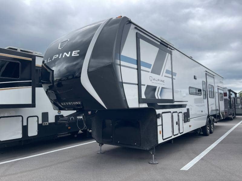 2026 Keystone RV 2026 Keystone RV Alpine Avalanche Edition - thumbnail 4