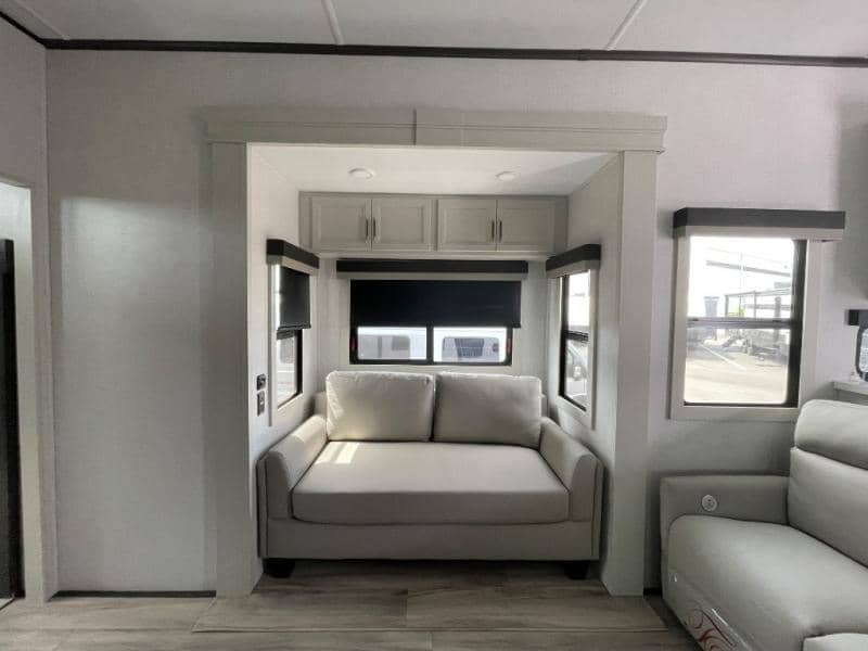 2026 Keystone RV 2026 Keystone RV Alpine Avalanche Edition - thumbnail 9