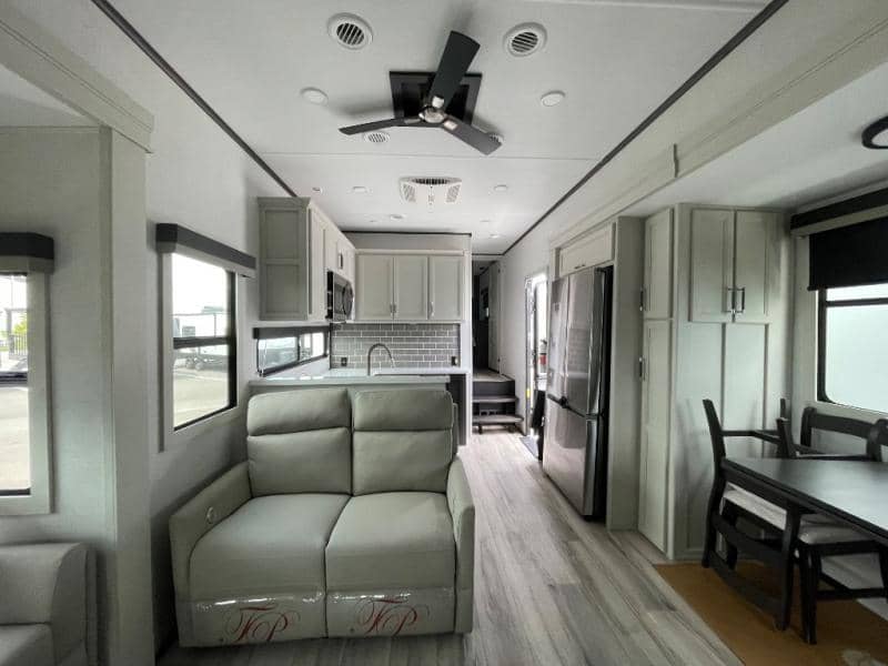 2026 Keystone RV 2026 Keystone RV Alpine Avalanche Edition - thumbnail 10