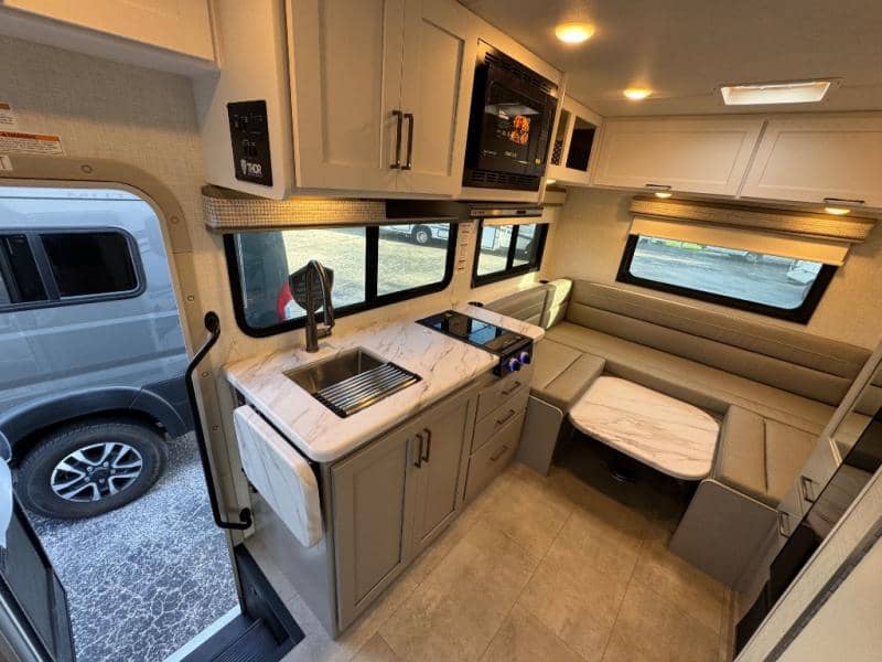 2026 Thor Motor Coach 2026 Thor Motor Coach Quantum - thumbnail 12