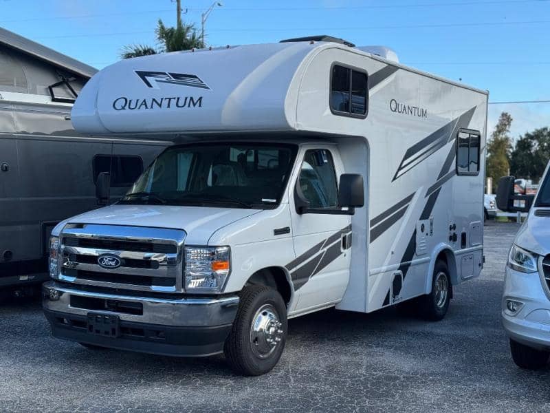 2026 Thor Motor Coach 2026 Thor Motor Coach Quantum - thumbnail 2