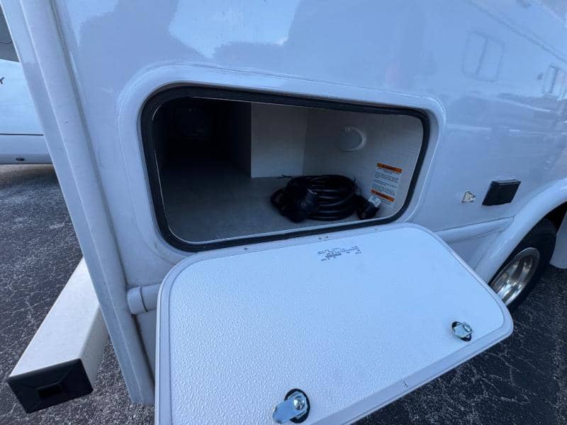 2026 Thor Motor Coach 2026 Thor Motor Coach Quantum - thumbnail 5