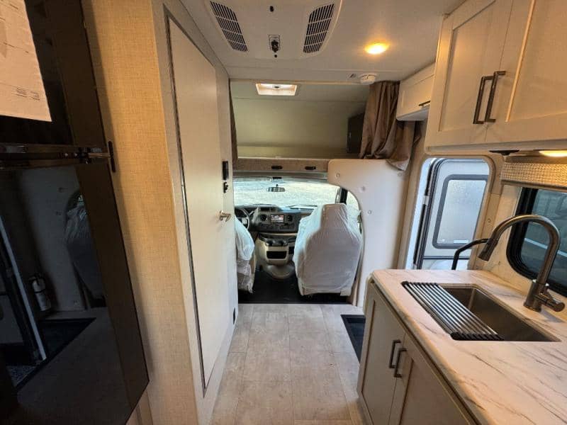 2026 Thor Motor Coach 2026 Thor Motor Coach Quantum - thumbnail 9