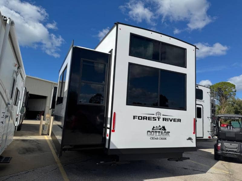 2026 Forest River 2026 Forest River CEDAR CREEK COTTAGE - thumbnail 4