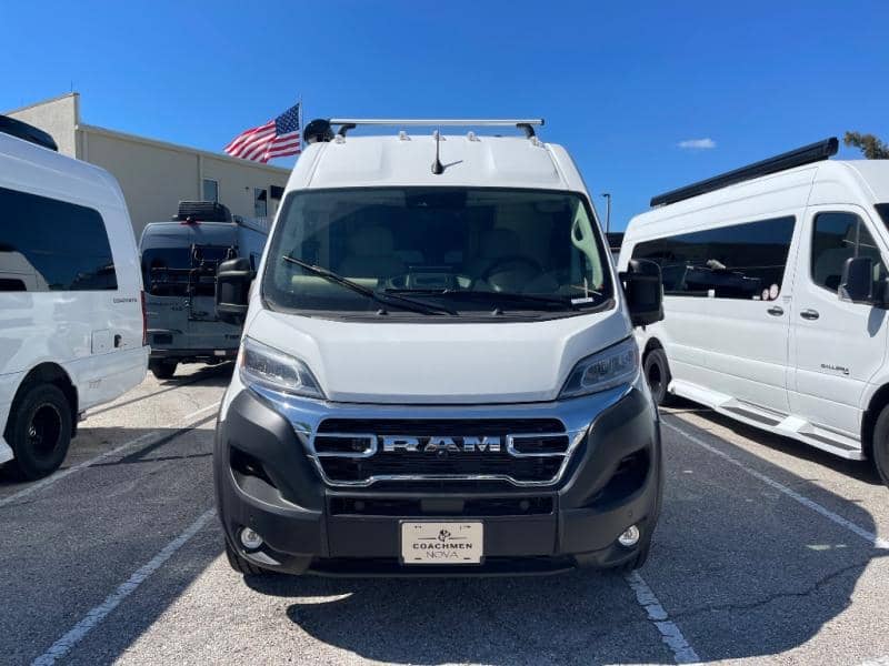 2026 Coachmen 2026 Coachmen Nova - thumbnail 3