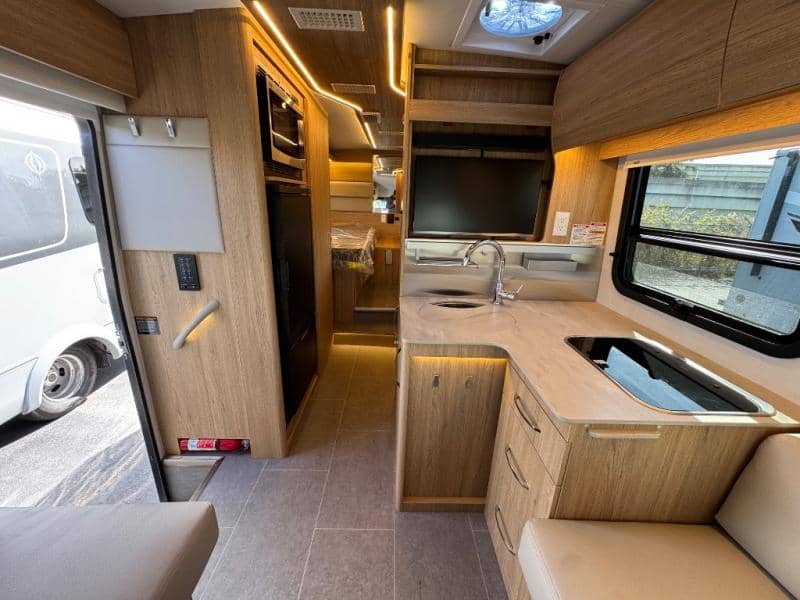 2025 Leisure Travel Vans 2025 Leisure Travel Vans Wonder - thumbnail 7