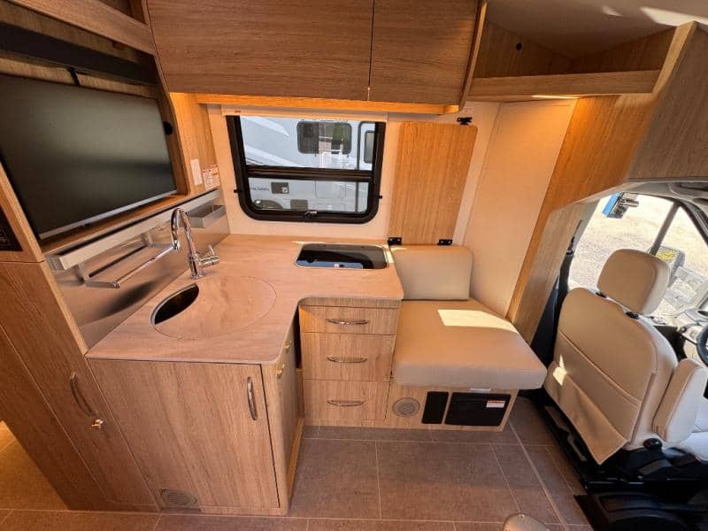 2025 Leisure Travel Vans 2025 Leisure Travel Vans Wonder - thumbnail 9