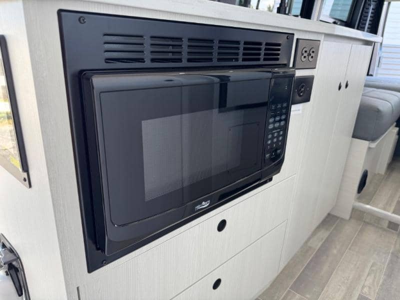 2026 Pleasure-Way 2026 Pleasure-Way Lexor - thumbnail 16