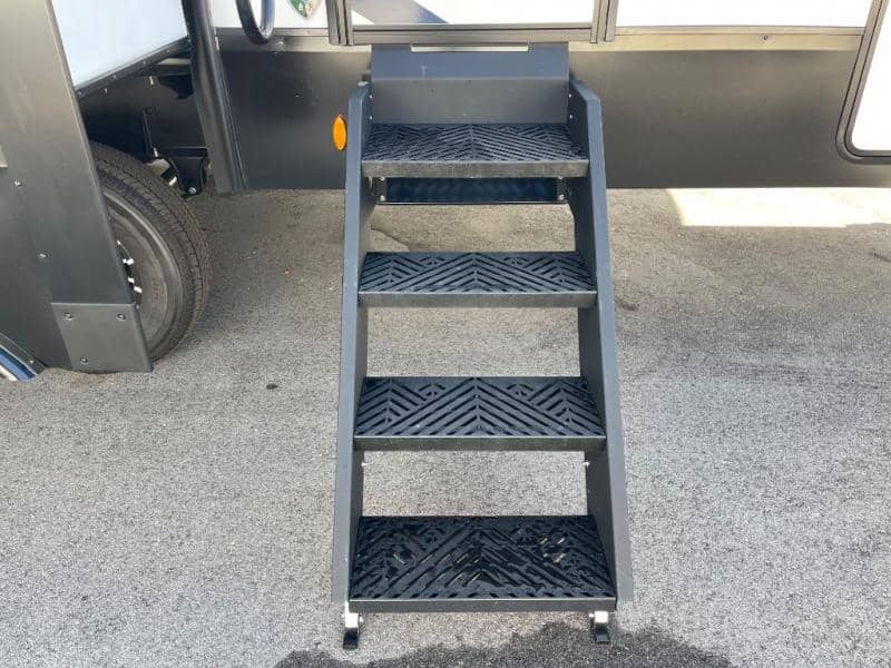 2026 Venture RV 2026 Venture RV SportTrek - thumbnail 9