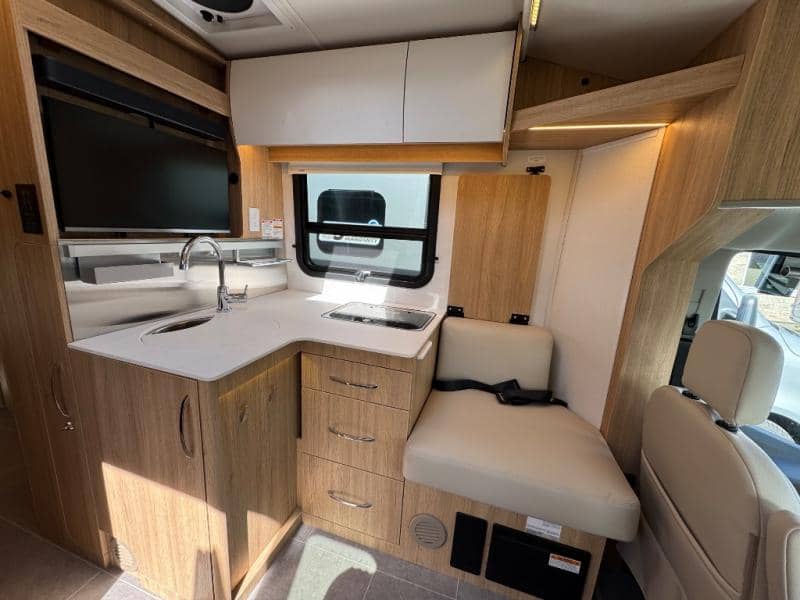 2025 Leisure Travel Vans 2025 Leisure Travel Vans Wonder - thumbnail 16