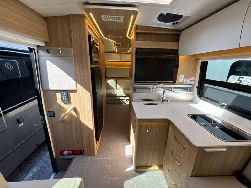 2025 Leisure Travel Vans 2025 Leisure Travel Vans Wonder - thumbnail 7