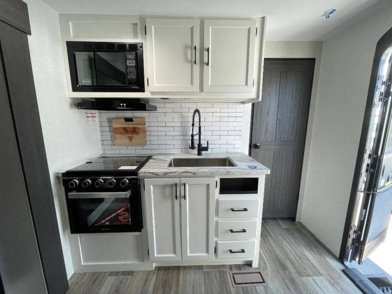 2026 Venture RV 2026 Venture RV SportTrek - thumbnail 11