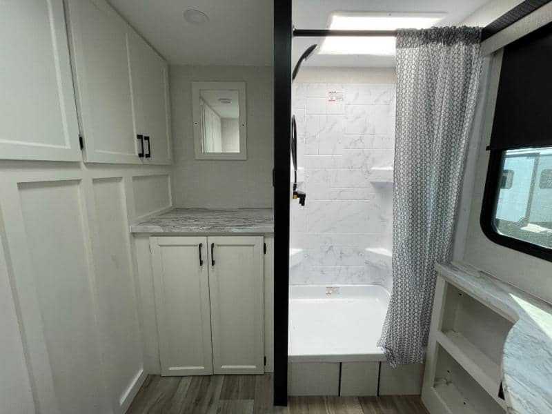 2026 Venture RV 2026 Venture RV SportTrek - thumbnail 16