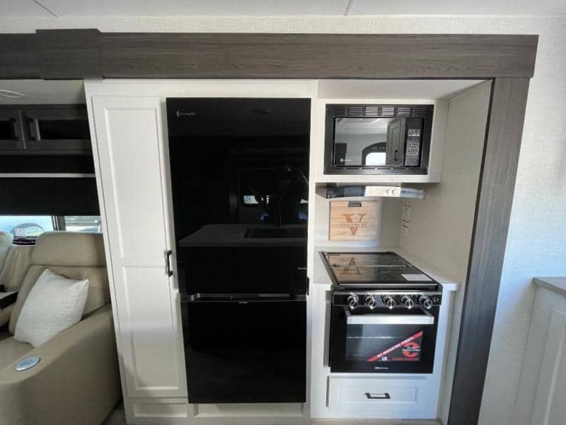 2026 Venture RV 2026 Venture RV SportTrek 5 Touring Edition - thumbnail 13