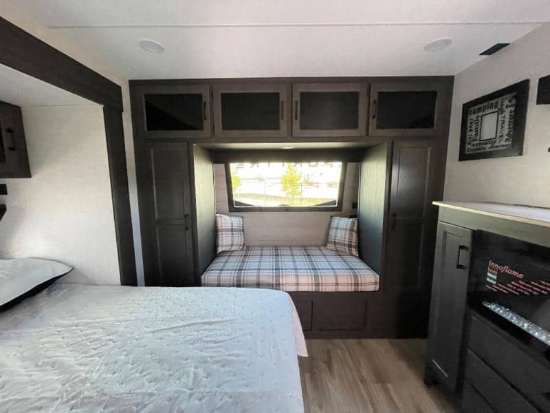 2026 Venture RV 2026 Venture RV SportTrek 5 Touring Edition - thumbnail 15