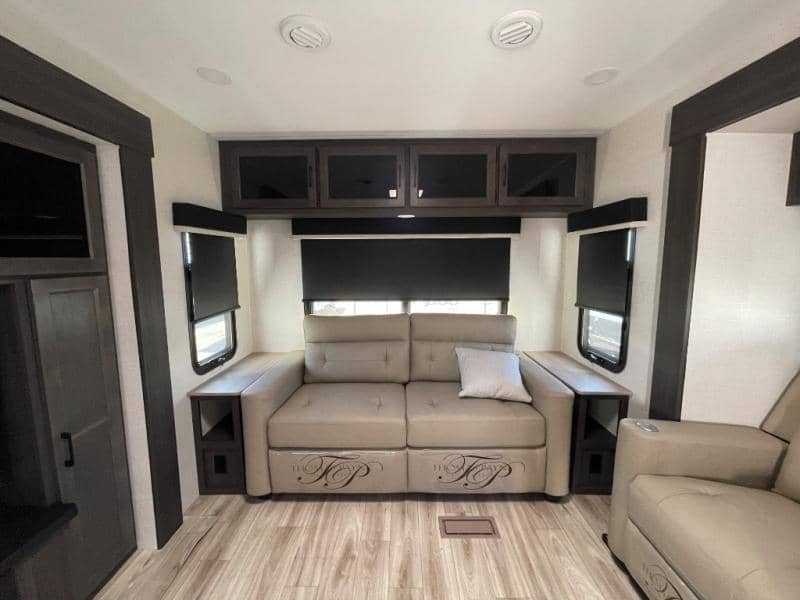 2026 Venture RV 2026 Venture RV SportTrek 5 Touring Edition - thumbnail 8