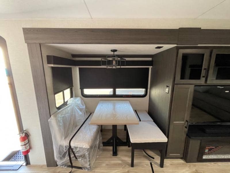 2026 Venture RV 2026 Venture RV SportTrek 5 Touring Edition - thumbnail 10