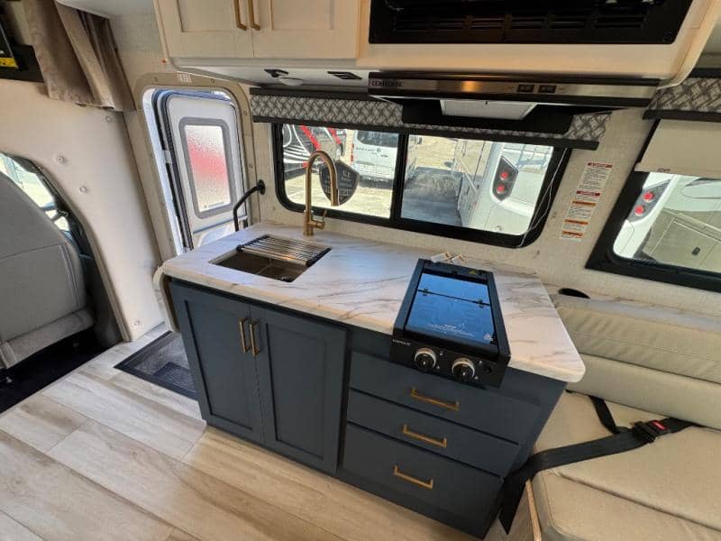 2026 Thor Motor Coach 2026 Thor Motor Coach Quantum - thumbnail 11