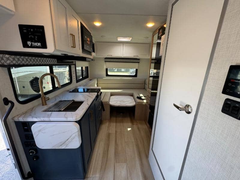 2026 Thor Motor Coach 2026 Thor Motor Coach Quantum - thumbnail 9