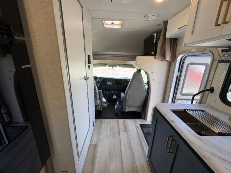 2026 Thor Motor Coach 2026 Thor Motor Coach Quantum - thumbnail 10