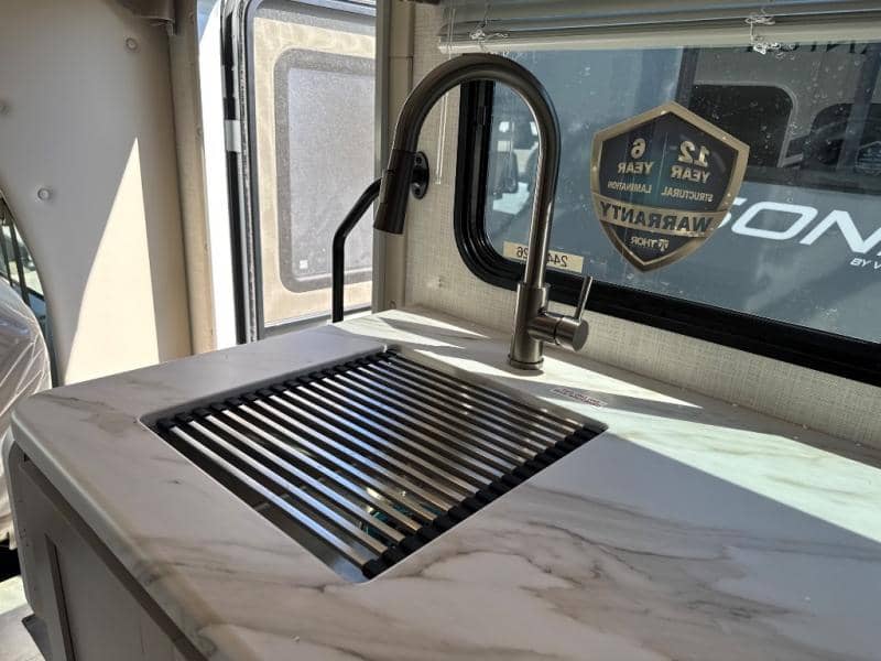 2026 Thor Motor Coach 2026 Thor Motor Coach Quantum - thumbnail 13