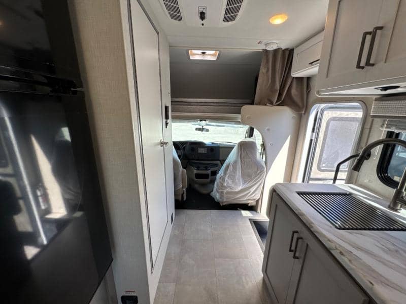 2026 Thor Motor Coach 2026 Thor Motor Coach Quantum - thumbnail 10