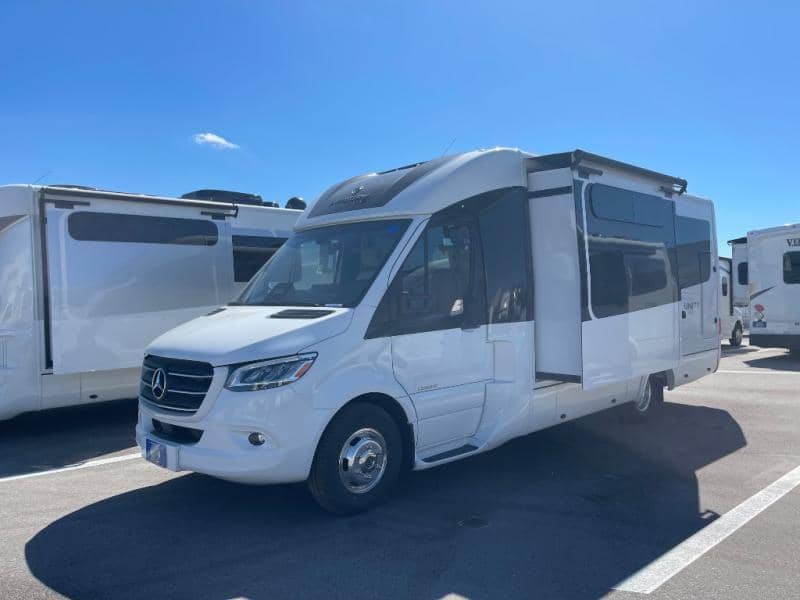 2026 Leisure Travel Vans 2026 Leisure Travel Vans Unity - thumbnail 4