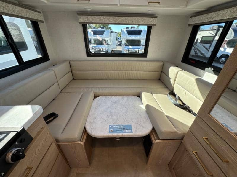 2026 Thor Motor Coach 2026 Thor Motor Coach Chateau - thumbnail 10