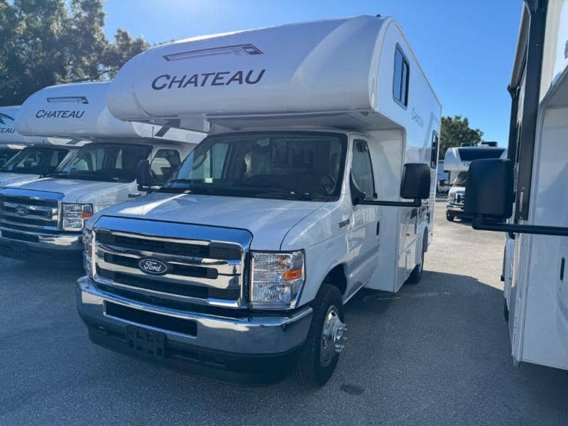 2026 Thor Motor Coach 2026 Thor Motor Coach Chateau - thumbnail 3