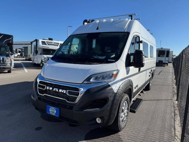 2026 Coachmen 2026 Coachmen Nova - thumbnail 3