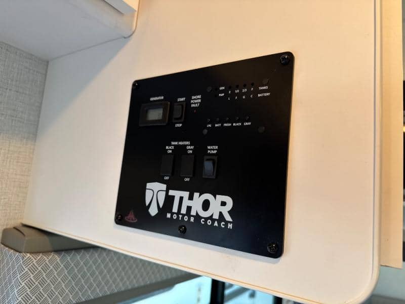 2026 Thor Motor Coach 2026 Thor Motor Coach Chateau - thumbnail 21