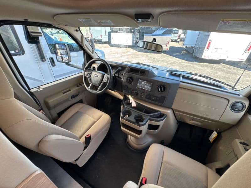 2026 Thor Motor Coach 2026 Thor Motor Coach Chateau - thumbnail 14